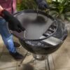 Celoplošná litinová plancha pro kotlové grily Weber 57 cm - Image 3
