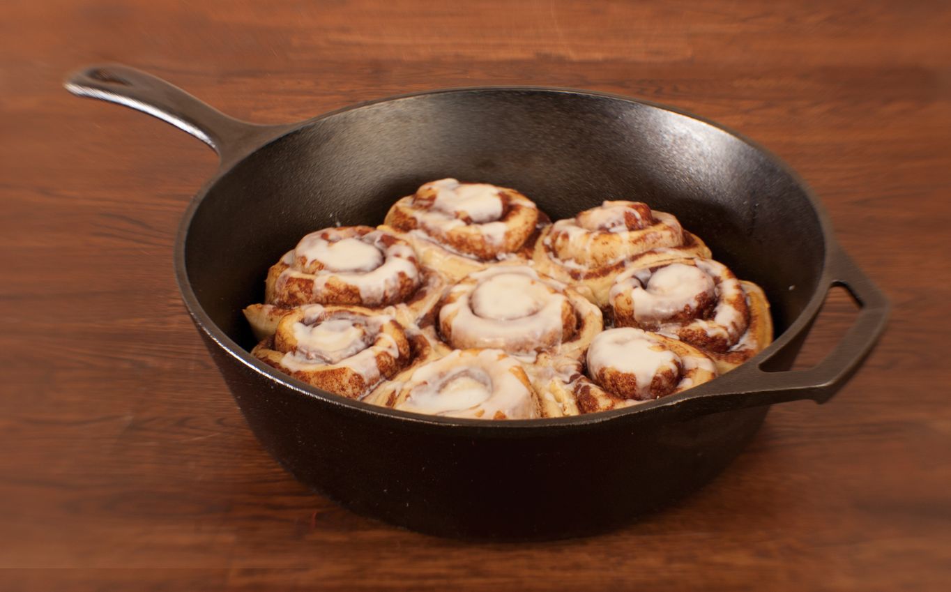 Hluboká litinová pánev Lodge 30 cm - Obrázek 2