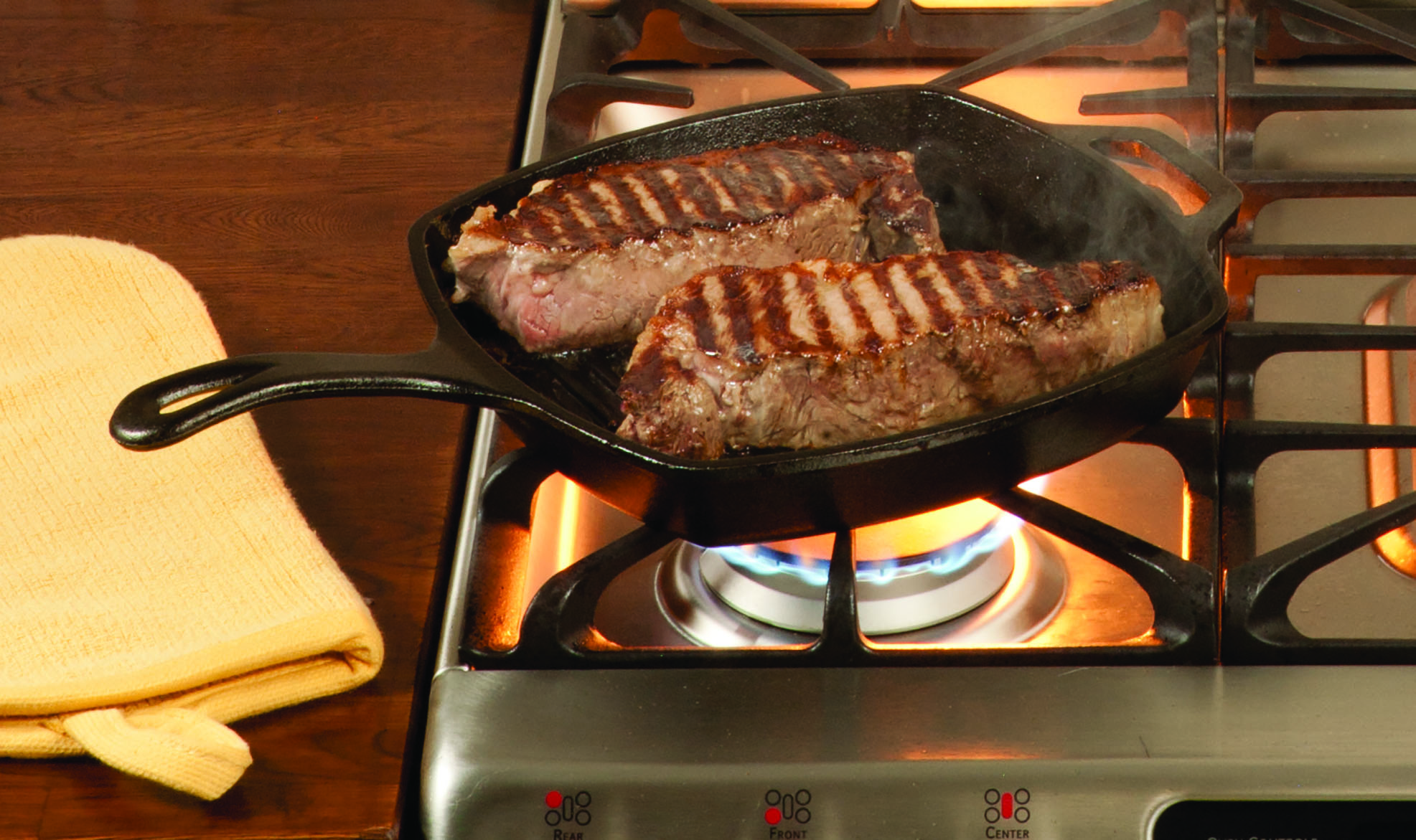 Čtvercová litinová grilovací pánev Lodge Yellowstone 26 cm - Obrázek 3