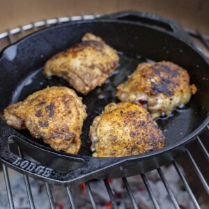 Litinová pánev Lodge 26 cm se dvěma madly